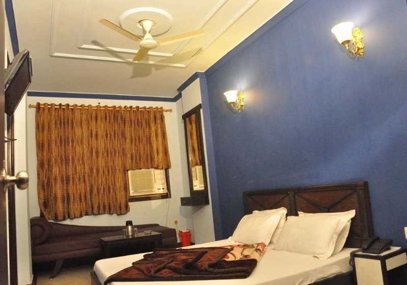 Hotel Amrit Villa 델리 외부 사진