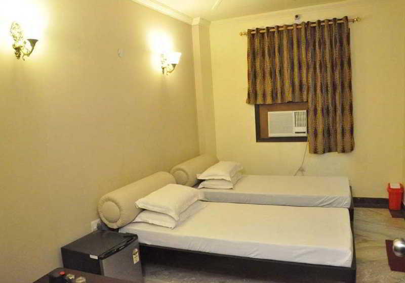 Hotel Amrit Villa 델리 외부 사진