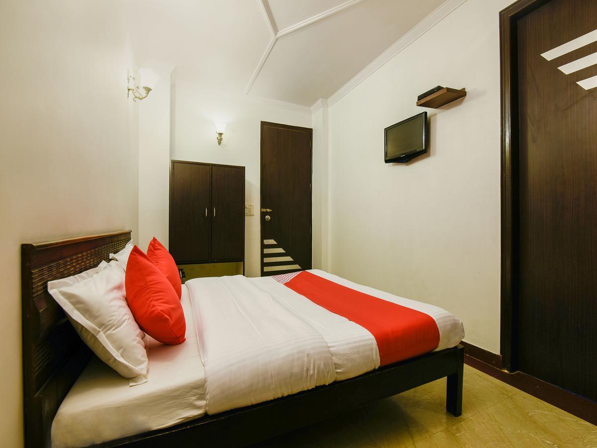 Hotel Amrit Villa 델리 외부 사진