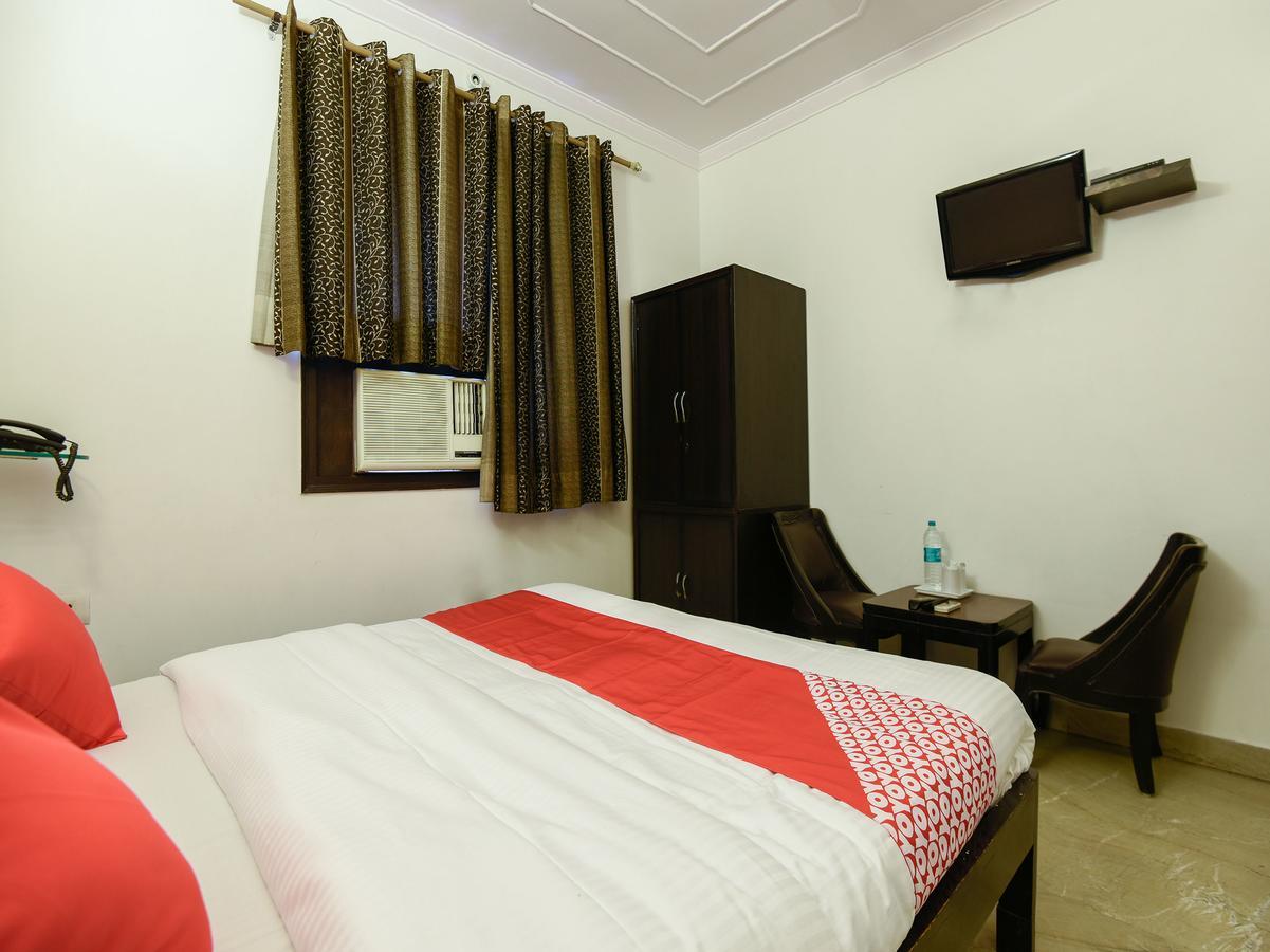 Hotel Amrit Villa 델리 외부 사진