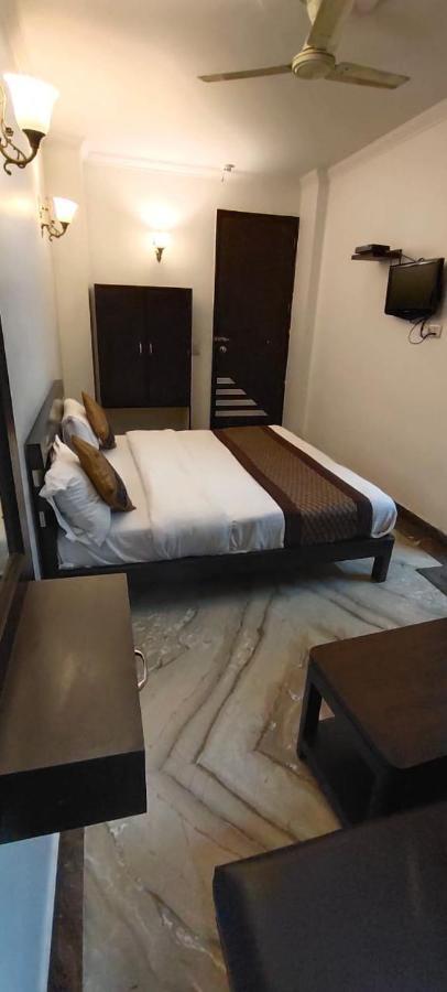 Hotel Amrit Villa 델리 외부 사진