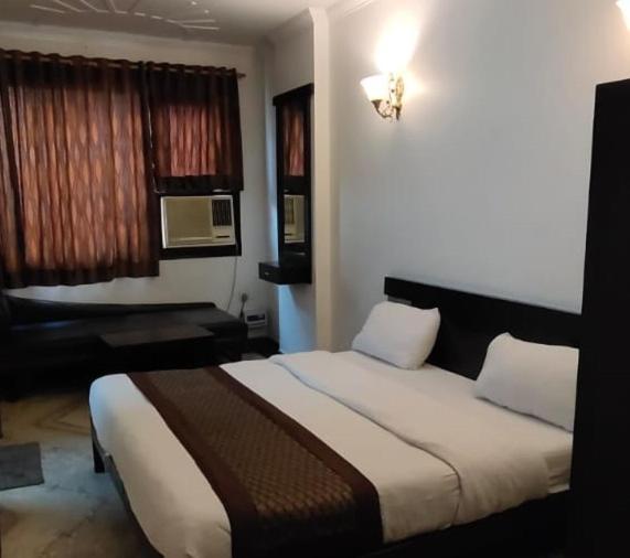Hotel Amrit Villa 델리 외부 사진