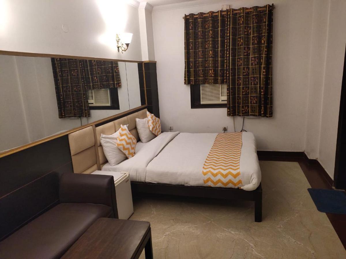 Hotel Amrit Villa 델리 외부 사진